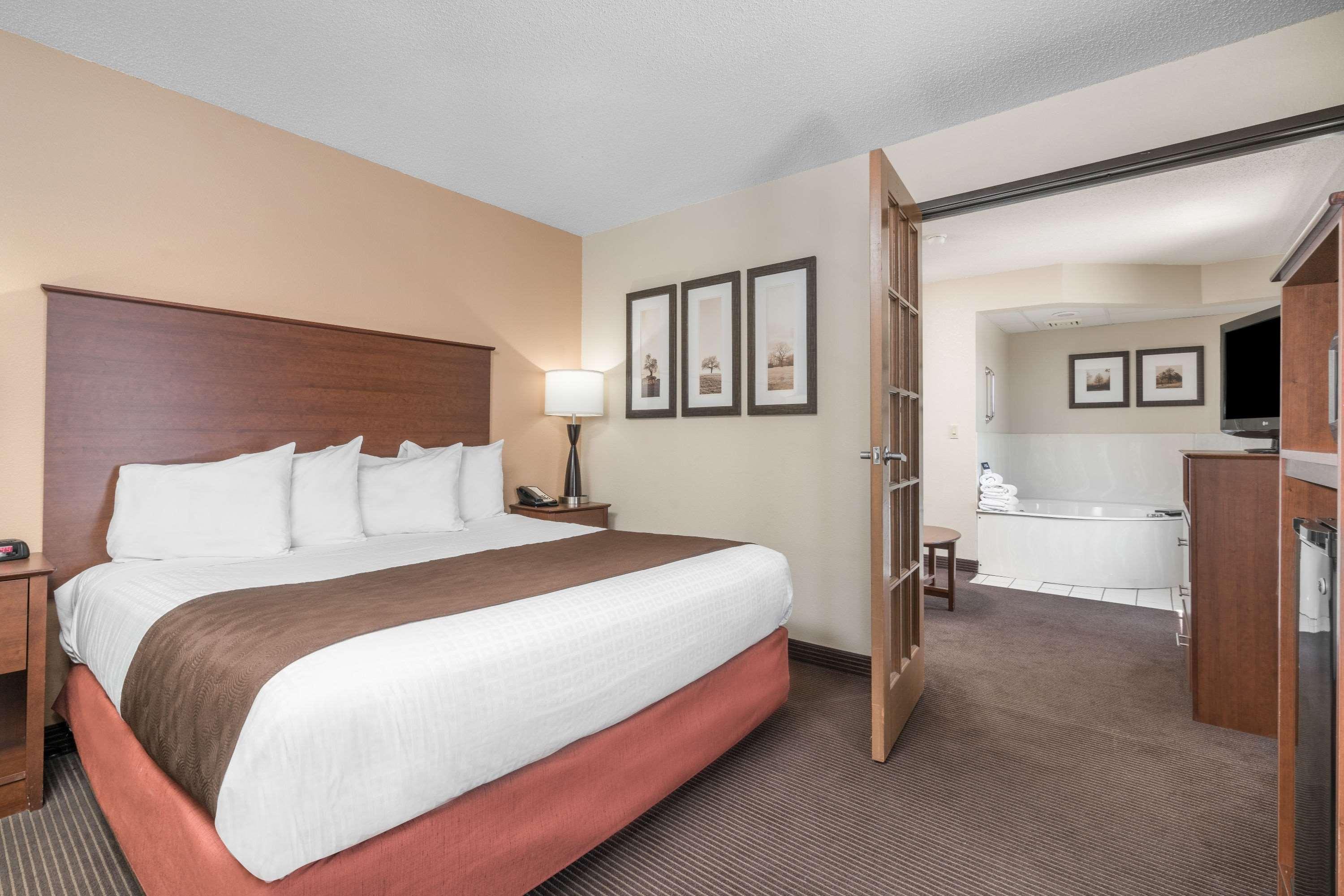 Americinn By Wyndham Bismarck Ngoại thất bức ảnh