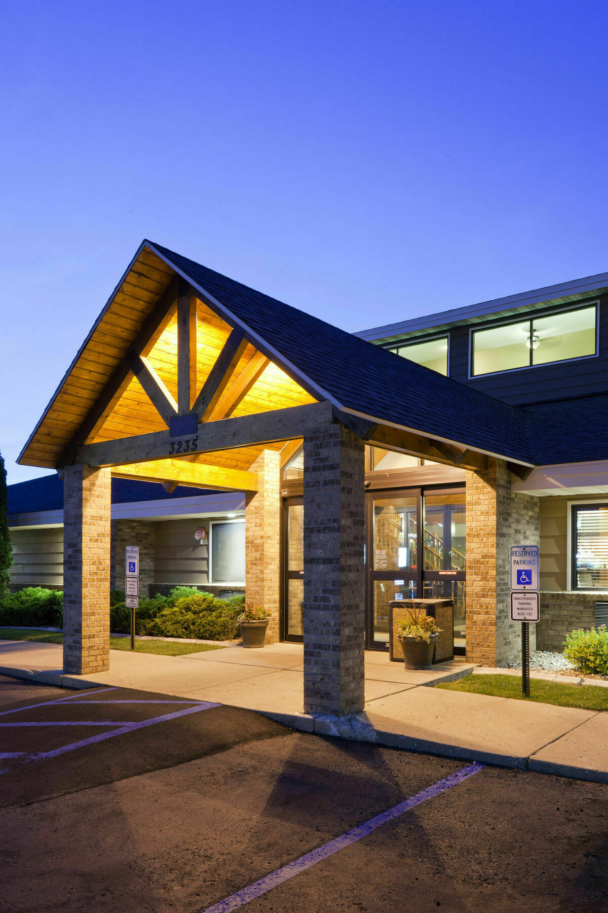 Americinn By Wyndham Bismarck Ngoại thất bức ảnh