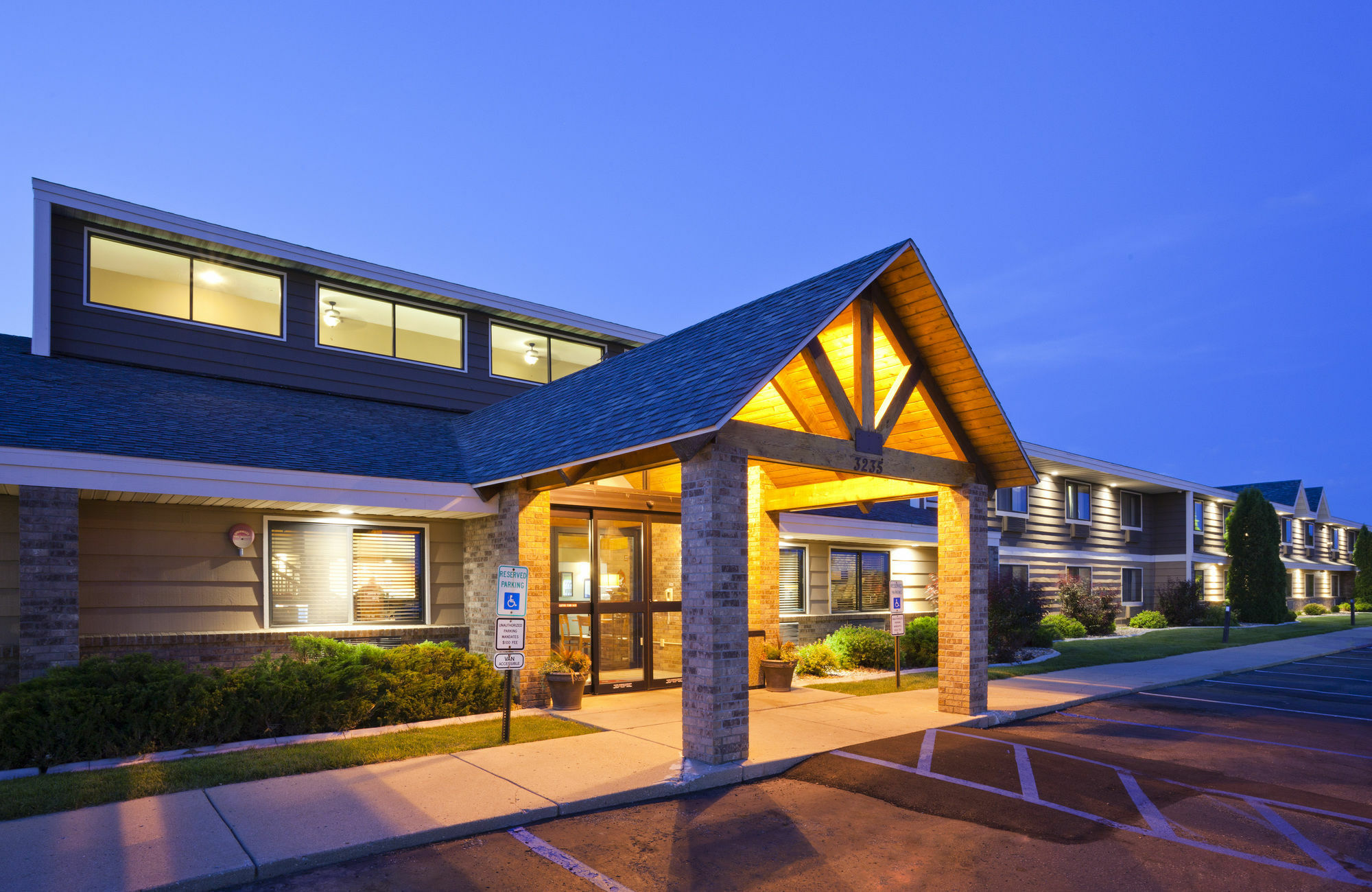 Americinn By Wyndham Bismarck Ngoại thất bức ảnh